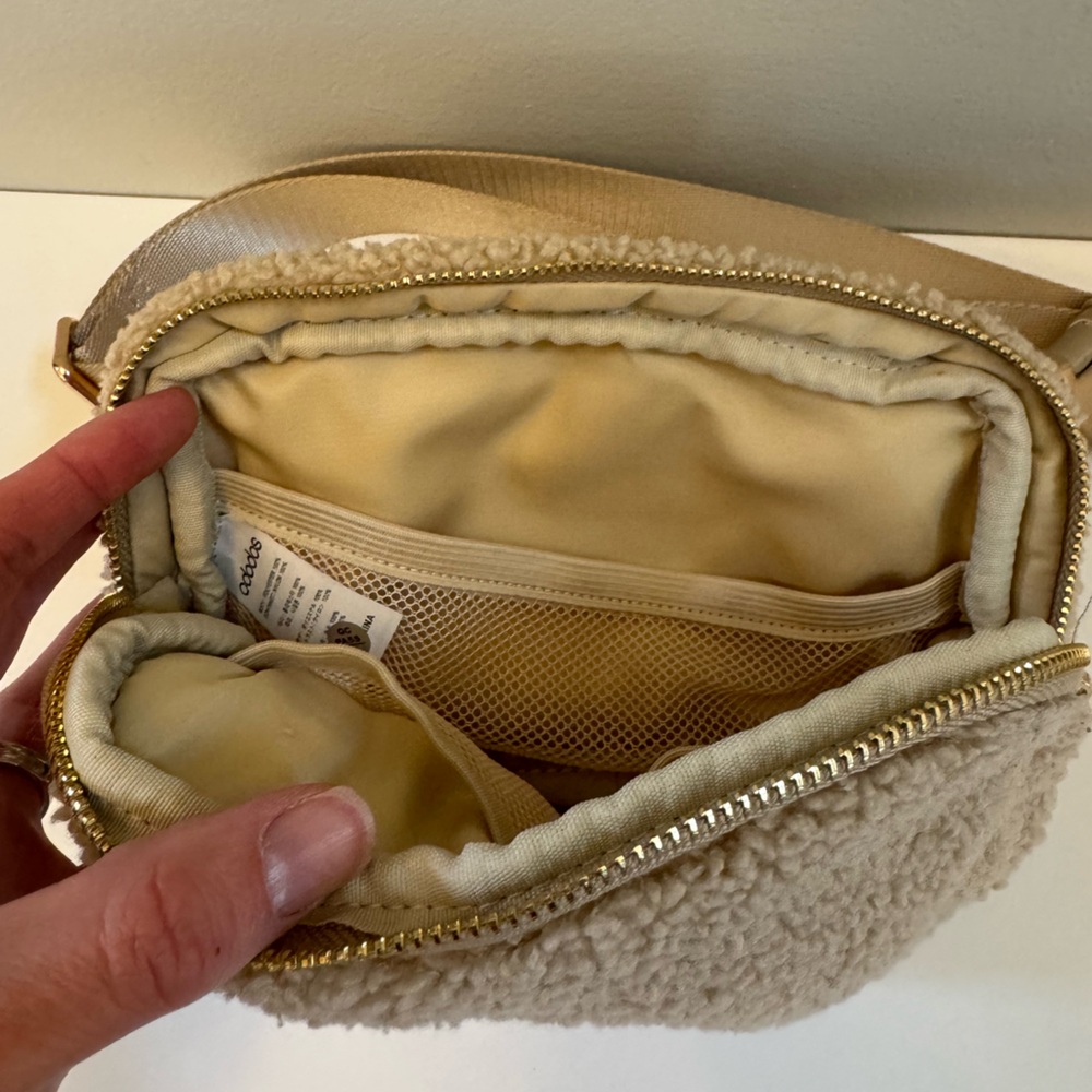 ODODOS Sherpa Fanny Pack Belt Bag with Adjustable Strap - Picture 4 of 4